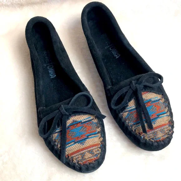 Minnetonka Shoes Minnetonka Hardsole Aztec Pattern Moccasins